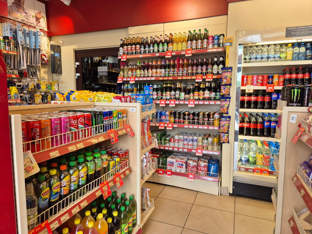 Ministerstwo Zdrowia rozważa zakaz sprzedaży alkoholu na stacjach. Projekt wraca do dyskusji
