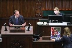 'Pedofilia, zoofilia, dżihad...'. Kamiński wylicza, co znaleziono w telefonach migrantów