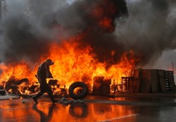 Kliczko wygrał z Majdanem. Centrum Kijowa pustoszeje