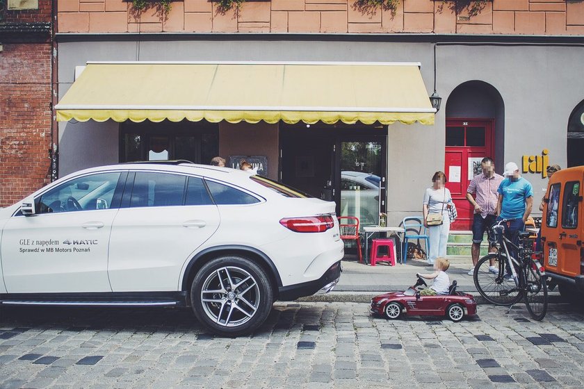 Ładny gest dealera Mercedesa. Pomógł okradzionemu Czesiowi