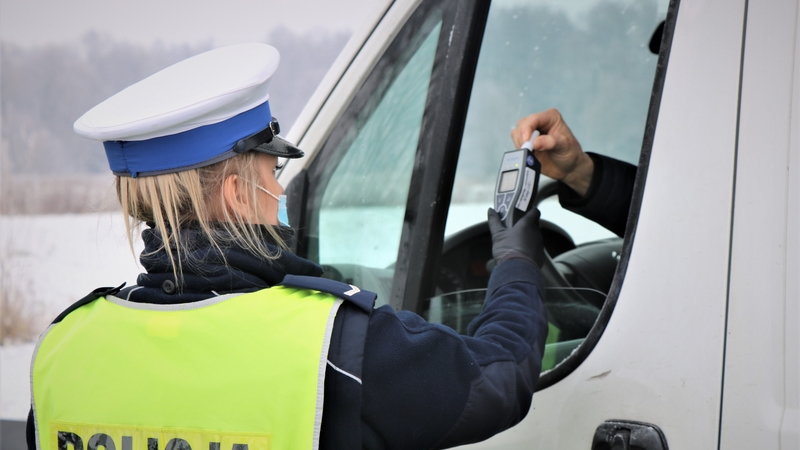 Policjantka na służbie