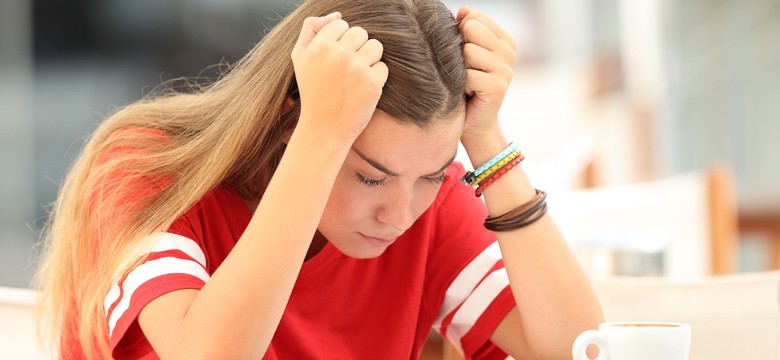 ZNP atakuje MEN: Nauczyciele muszą udzielać uczniom pomocy psychologicznej niezgodnie z prawem