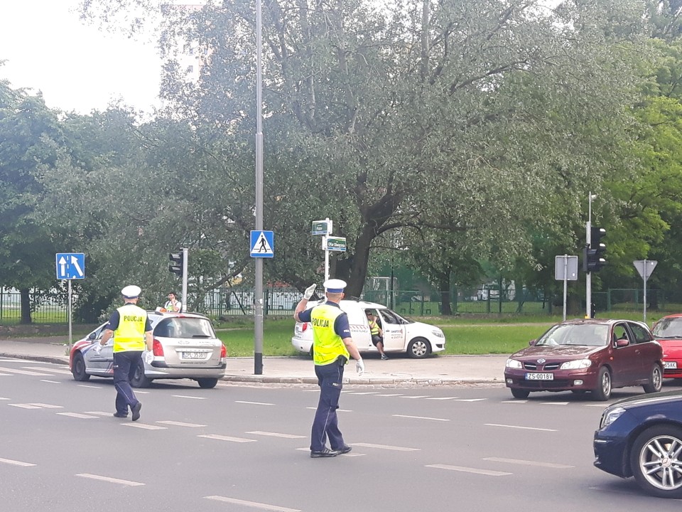 Policjanci na ul. Ofiar Oświęcimia