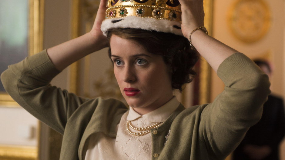 Claire Foy jako Elżbieta II w serialu "The Crown"