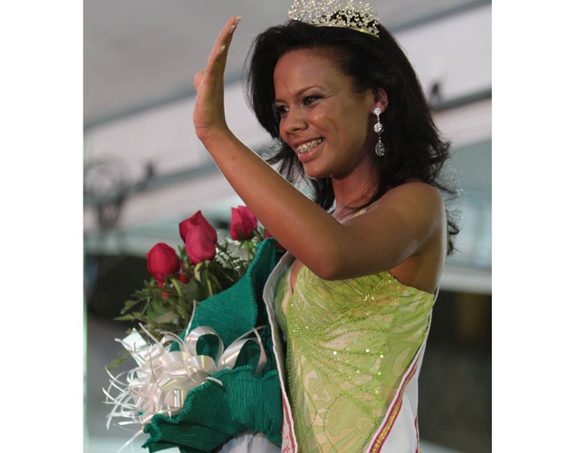 Raira Paixao w koronie najpięjkniejszej więźniarki