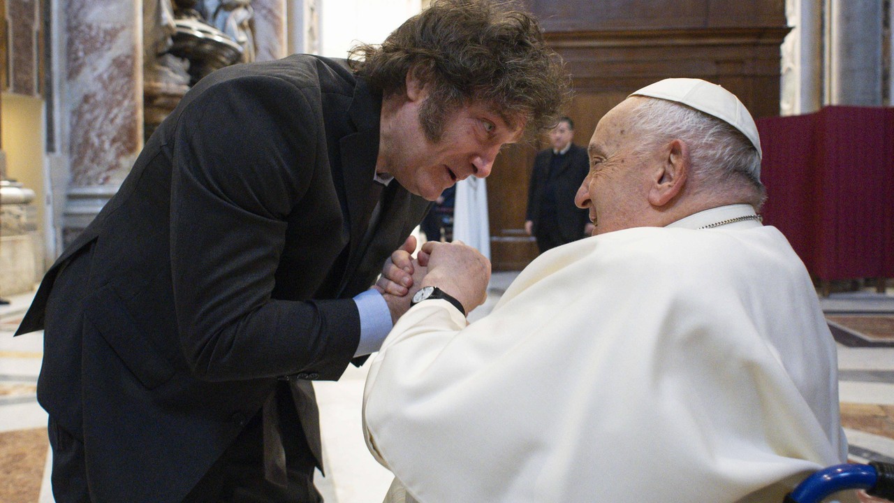 Dawniej go obrażał, później przepraszał. Prezydent Argentyny pożegnał papieża Franciszka. "Adios"