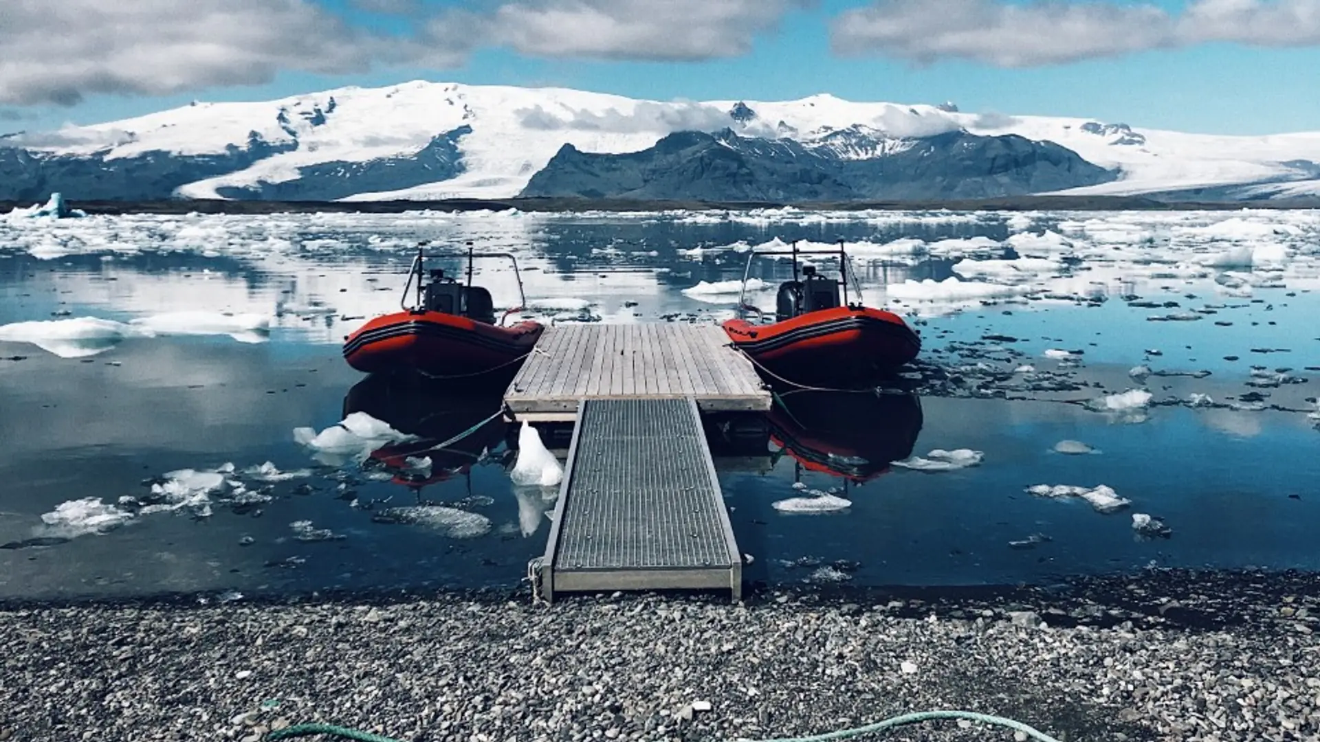 Wakacje w pandemii: Islandia. Nawet o połowę taniej i mało turystów