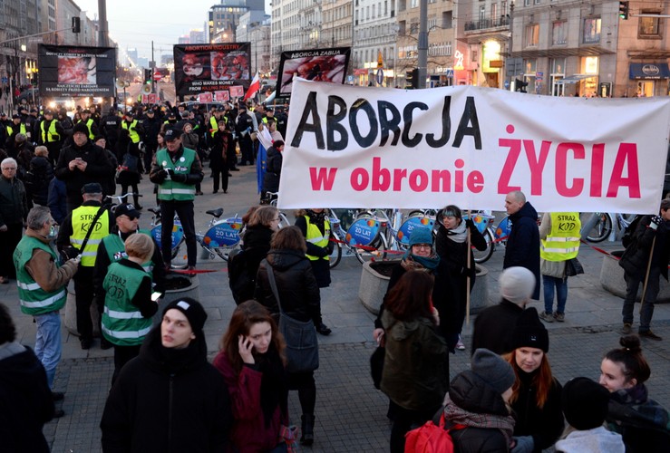 Międzynarodowy Strajk Kobiet w Dzień Kobiet, 8 bm. w Warszawie.  PAP/Jacek Turczyk