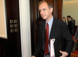 Minister krytykuje własnego negocjatora za tarczę