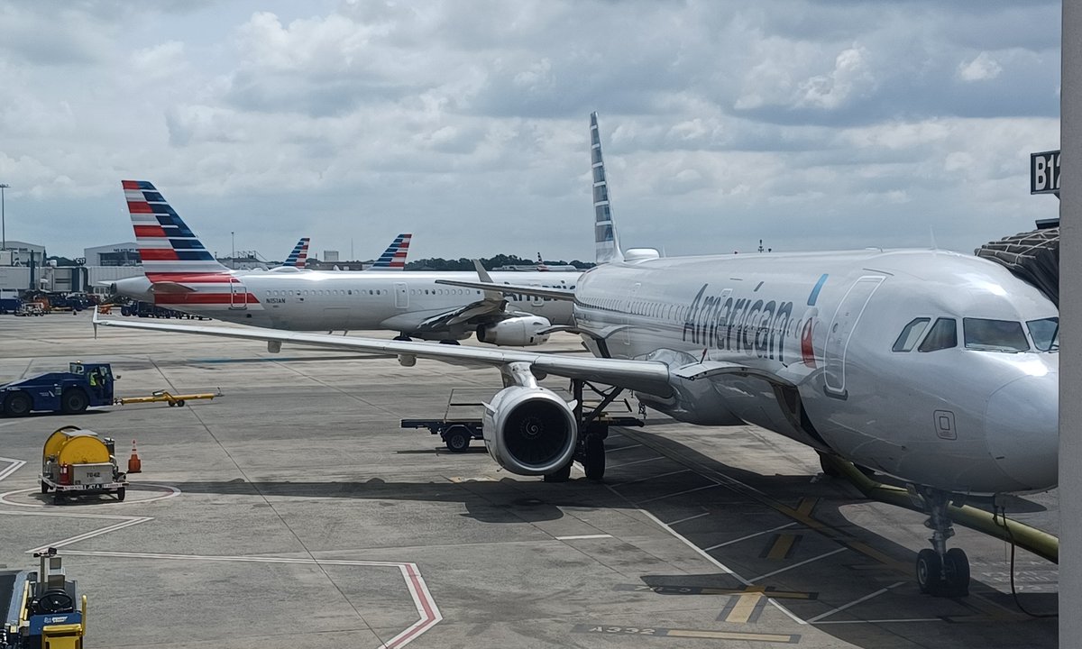 Włamał się do samolotu. Śpiącego mężczyznę znalazła rano załoga Austrian Airlines