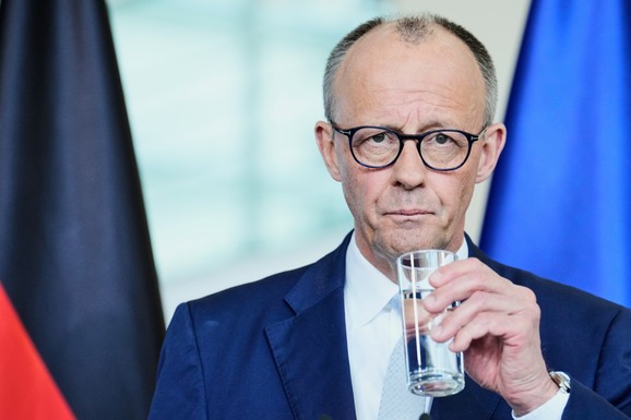 "DONALDE, PONIŽENI STE" Trampu stiže žestok udarac iz srca EU, Merc osuo paljbu po Americi zbog rata u Iranu: "Jači su nego što se mislilo"