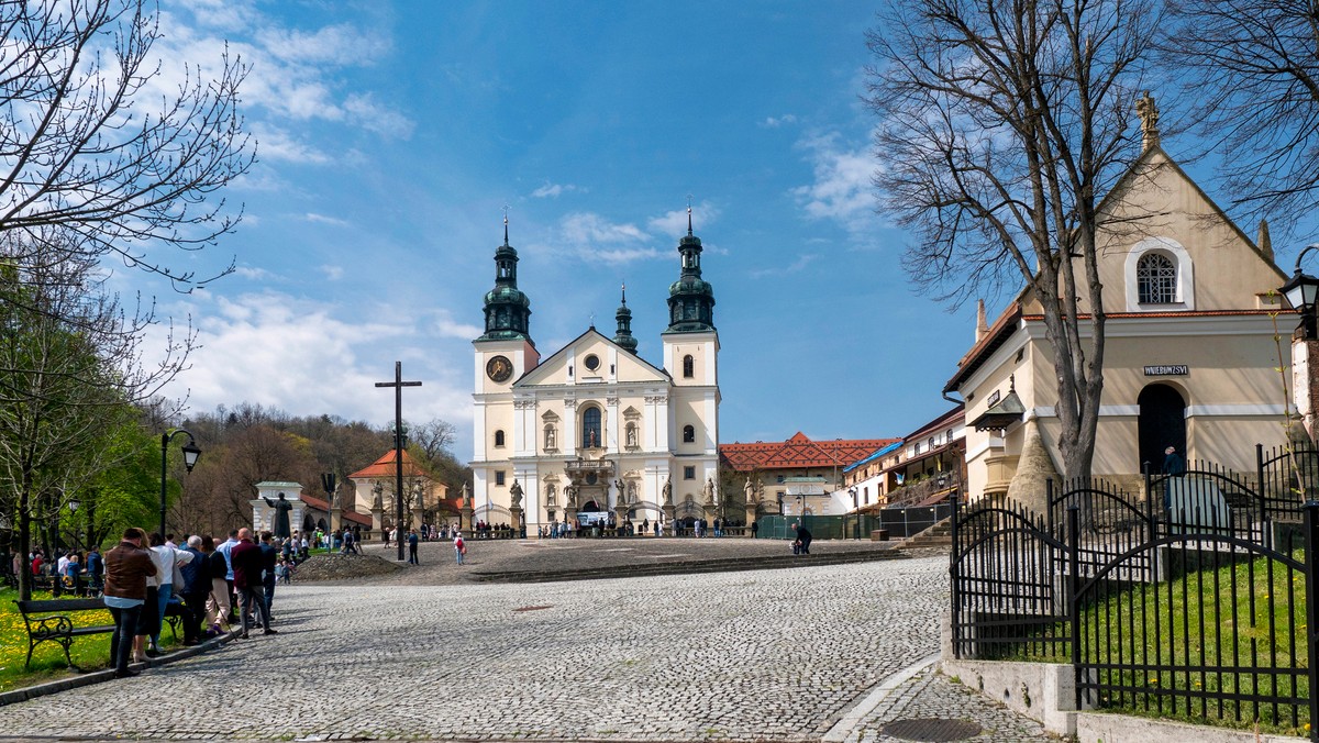 Zator drogowy przed Kalwarią Zebrzydowską. "Sznur aut"