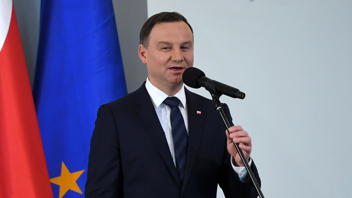 Prezydent Andrzej Duda podejmie decyzję w sprawie zwolnienia gen. broni Mirosława Różańskiego ze stanowiska dowódcy generalnego rodzajów sił zbrojnych po otrzymaniu wniosku od Ministra Obrony Narodowej - poinformowało Biuro Bezpieczeństwa Narodowego.