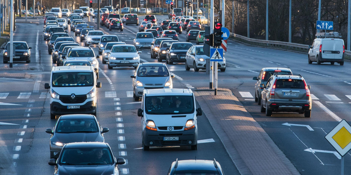 Coraz więcej aut na poznańskich ulicach