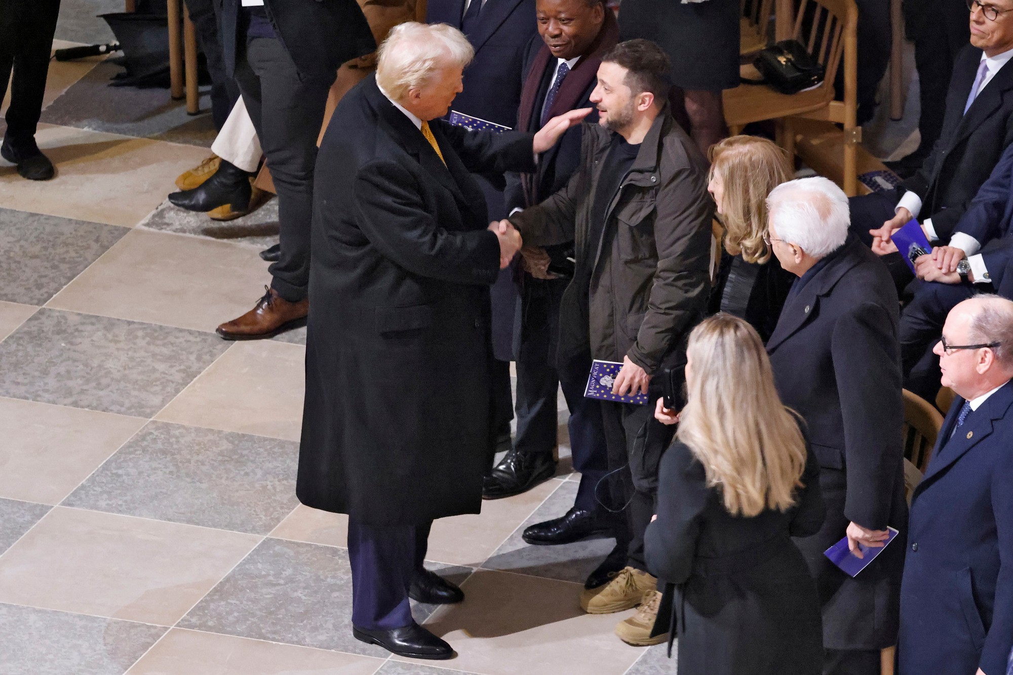 Donald Trump a Volodymyr Zelenskyj v Paríži.