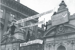 interesuje mnie to, co idee robią ludziom. piszę o radykalizacji [wywi