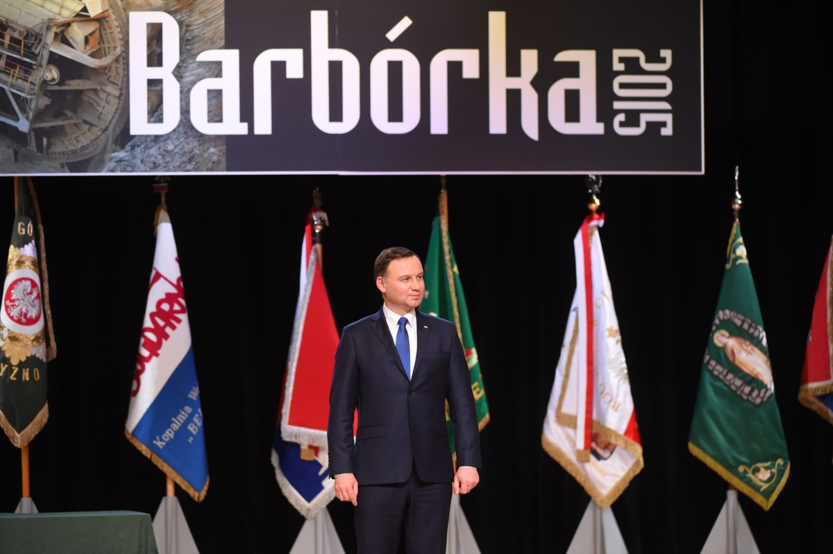 "Węgiel jest podstawą suwerenności energetycznej Polski" mówił Duda w Bełchatowie.