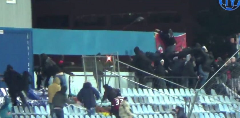 Piekło na trybunach. Zobacz burdy z meczu Slovan Bratysława - Sparta Praga! WIDEO