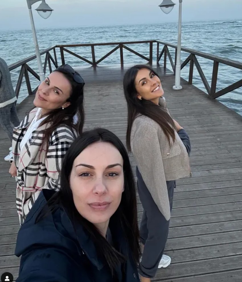 Sloboda, Dragana i Mirjana Mićalović