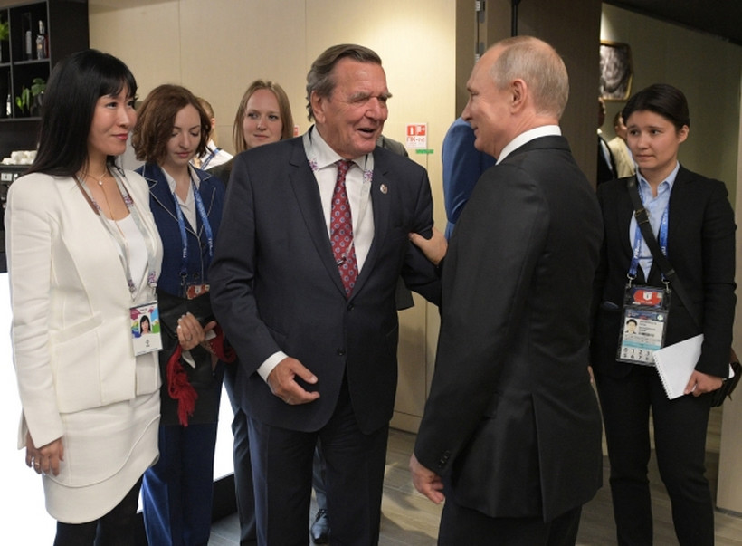 Gerhard Schröder i Władimir Putin. Dostawca: PAP/EPA