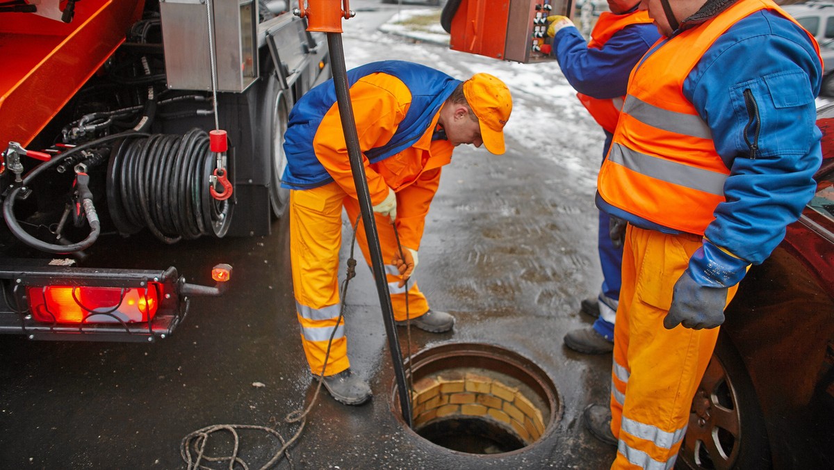 Zabrzański samorząd zakończył już trzy pierwsze zadania wartego ok. 220 mln zł projektu ws. dokończenia modernizacji miejskiej sieci kanalizacyjnej. Trwające tam od 10 lat prace dotyczące kanalizacji i wodociągów łącznie pochłoną ok. 800 mln zł.