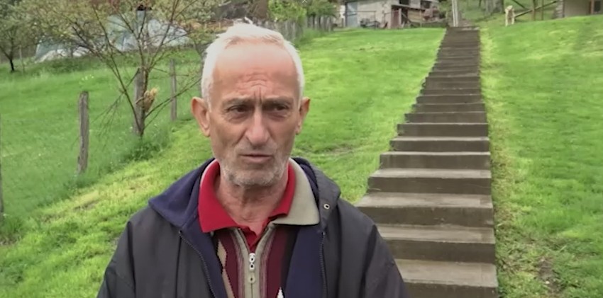 "Ima već mesec dana kako grupa konja od nepoznatog vlasnika dolazi ovde i prave štetu tako što vrše nuždu, pasu, rasteruju našu stoku, izgaze sve"