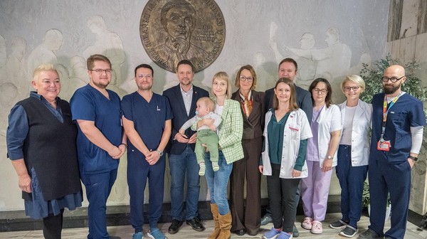 W Szpitalu Bielańskim pacjentki, u których płodów zdiagnozowano rozszczep kręgosłupa, są konsultowane przez interdyscyplinarny zespół ekspertów.