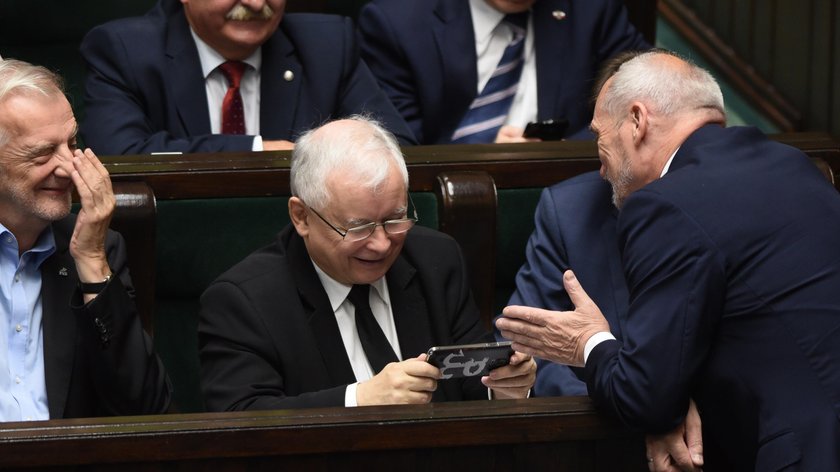 Jarosław Kaczyński śmiał się do rozpuku!