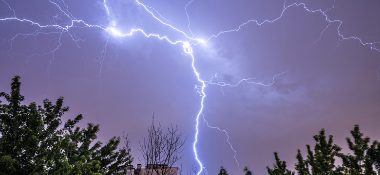 Nadciągają silne burze z gradem. IMGW wydaje OSTRZEŻENIA NAJWYŻSZEGO STOPNIA