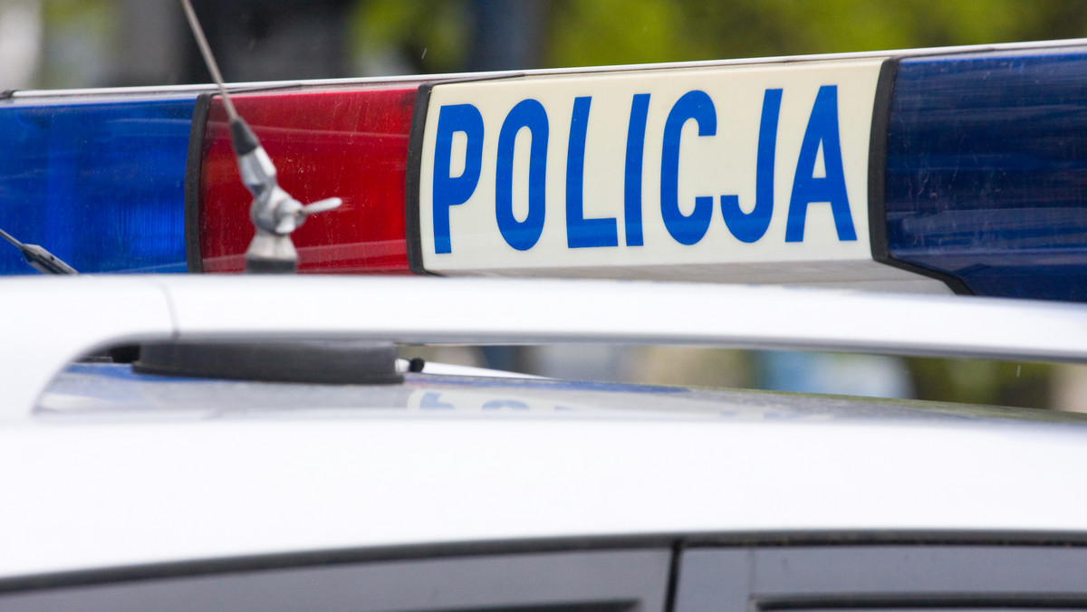 Kierowca w Lubinie (woj. dolnośląskie) uciekał samochodem przed policją, bo był przekonany, że ma zakaz prowadzenia pojazdów. Funkcjonariusze zdołali zatrzymać 40-latka po krótkim pościgu - informuje radio RMF FM.
