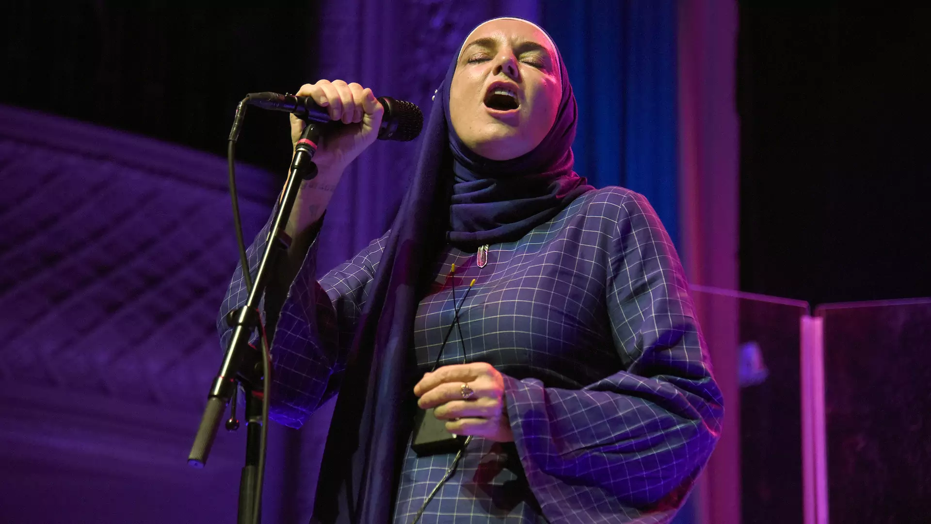 Sinéad O'Connor podarła zdjęcie Jana Pawła II już w 1992 roku. Słono za to zapłaciła