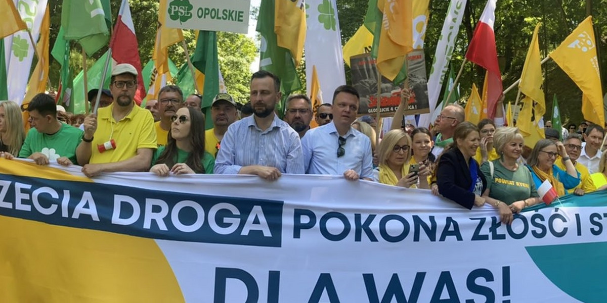 Szymon Hołownia i Władysław Kosiniak-Kamysz na marszu 4 czerwca.