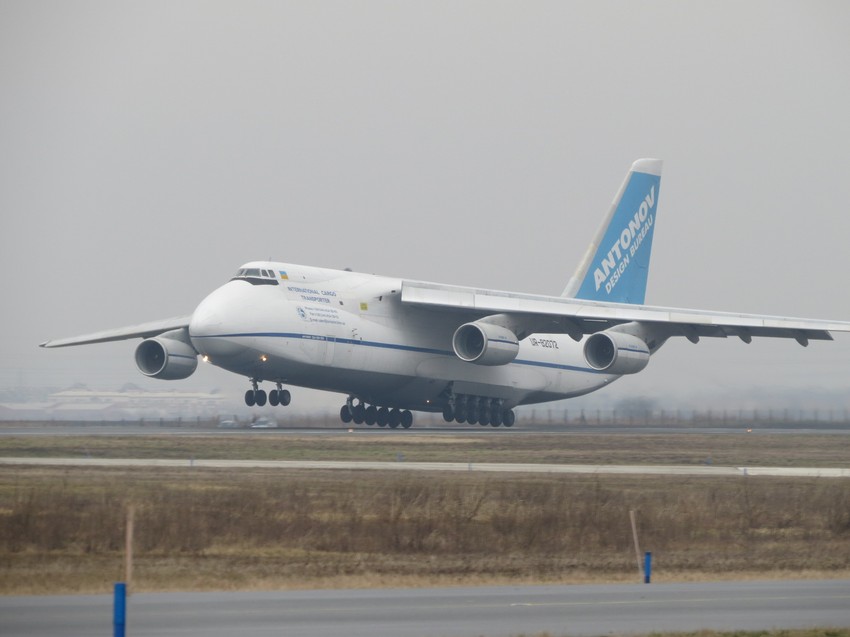 "Antonov 124 ruslan" na Aerodromu Nikola Tesla