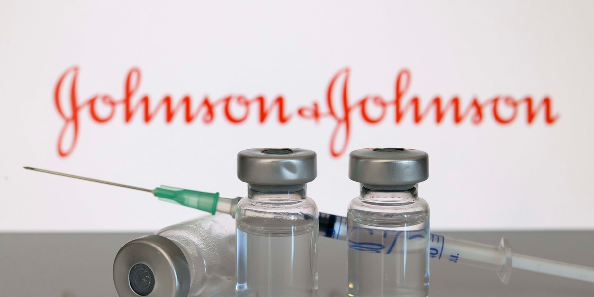 Koncern Merck & Co. będzie produkować szczepionki na COVID dla Johnson & Johnson. Umowę pomagał dopiąć Biały Dom. 