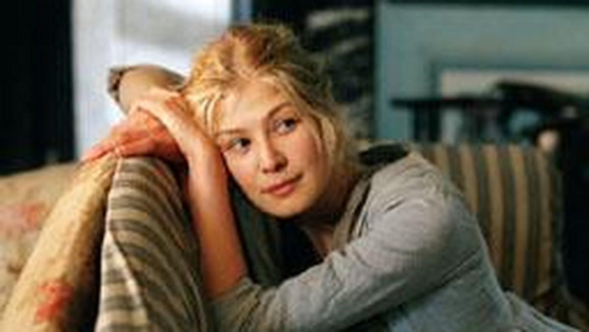 Rosamund Pike i Stephen Dillane zagrają główne role w nowym filmie Jeremy'ego Podeswy "Fugitive Pieces".