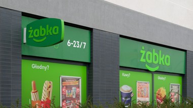 do której otwarta jest żabka w wigilię? godziny otwarcia