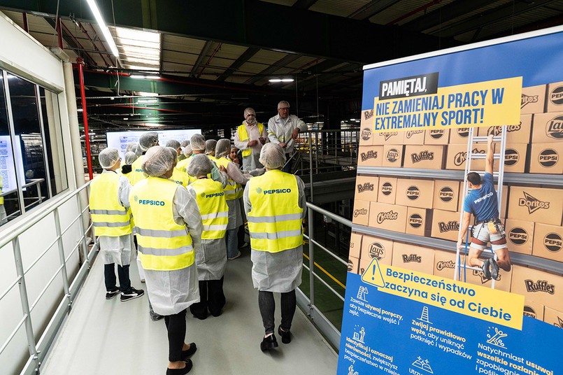 Od preformy do butelki pełnej napoju