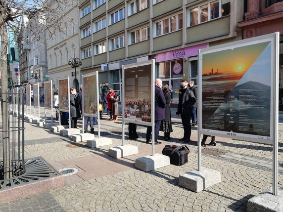 Wystawa na ul. Świdnickiej we Wrocławiu