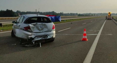 Koszmar na A4. 71-latka nie żyje,  wysiadła na chwilę z auta