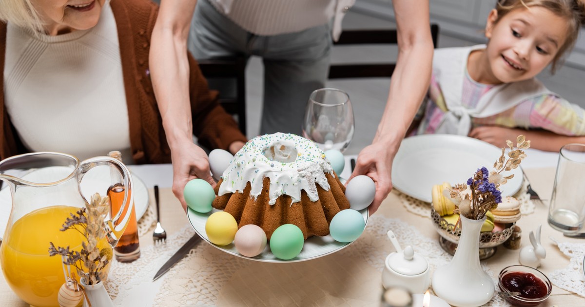 Jak złagodzić skutki obżarstwa? Zioła i triki dietetyczne