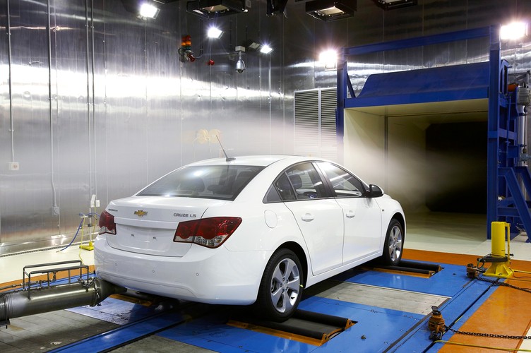 Test w tunelu aerodynamicznym - współczynnik oporu powietrza 0,31