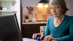 Te osoby nie dostaną trzynastej emerytury. Nawet, gdy mają prawo do świadczenia emerytalnego