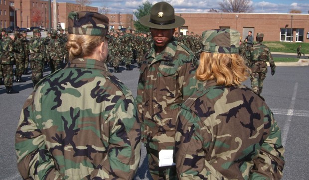 618330_zene-vojska-foto-profimedia.rs