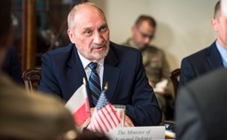 PO: Chcemy jasnego stanowisko prezydenta i premier ws. powiązań szefa MON