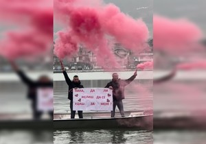 Prosidba na Bogojavljenje u Malom Zvroniku