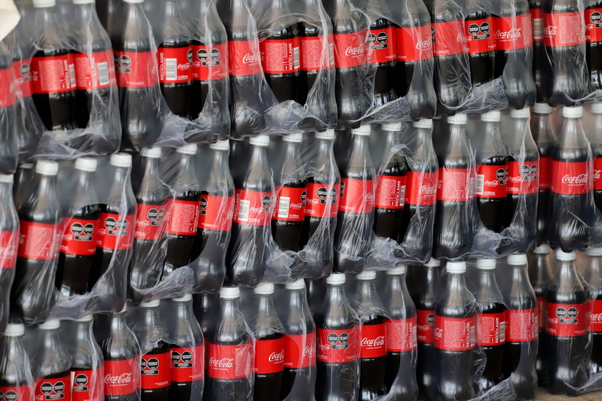 Coca-Cola ugina się przed oskarżeniami o greenwashing. Zmieni etykiety