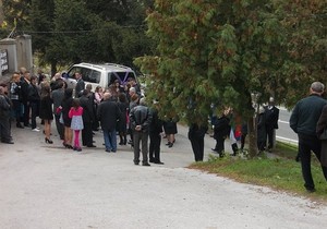 291074_423103345463565552267414013314n