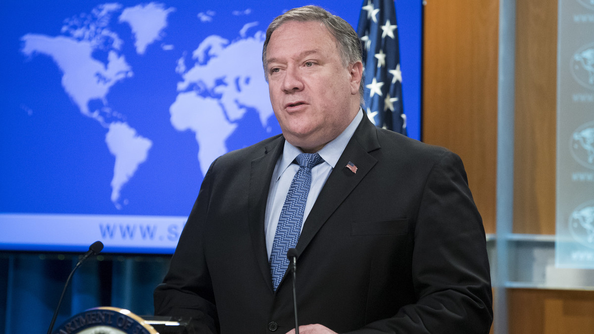 Stany Zjednoczone będą zwiększać presję ekonomiczną na Iran, dopóki ten kraj nie zrezygnuje z przemocy i nie zaangażuje się w amerykańskie wysiłki dyplomatyczne - oświadczył sekretarz stanu USA Mike Pompeo.