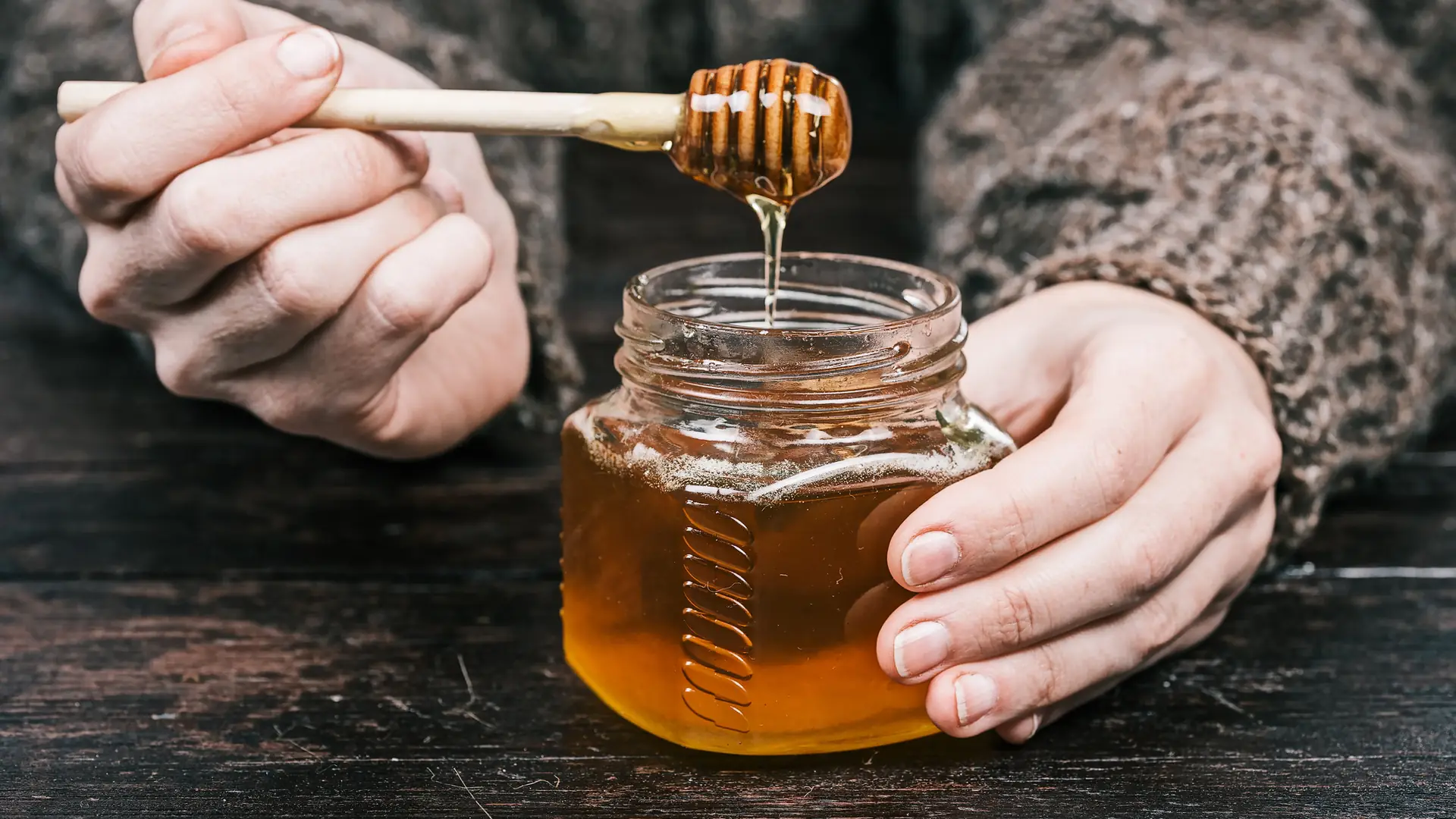 Myślicie, że produkty na bazie miodu są zdrowsze? "Zawierają cukier spożywczy"