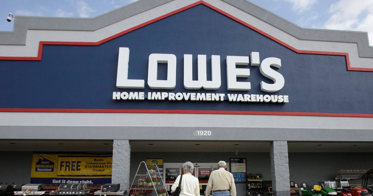Lowe's is trying to lure rural shoppers by copying Tractor Supply and